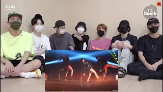 BTS react Lisa solo dance (Good Thing e Senorita)