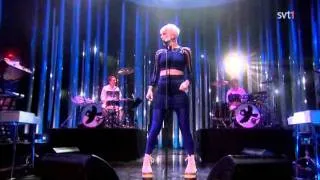 Robyn - Dancing On My Own ( Live Nobel Peace Prize Concert 2010 )