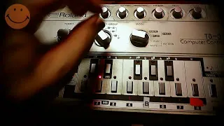 it's 2 LOw, JO! | 303 & drummachines ,shaky camera--- what a COST EFECTIVE choice fo acid it is not