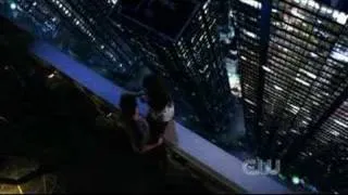 Smallville - Clark saves Lana