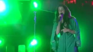 Lana del Rey sings Gods and Monsters while smoking at Vida Festival HD