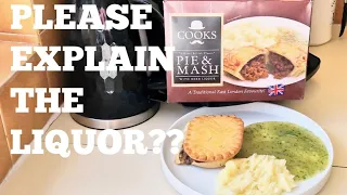 COOKS PIE & MASH WITH LIQUOR | FARMFOODS | FOOD REVIEW