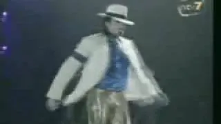 MICHAEL JACKSON - Smooth Criminal live In KL