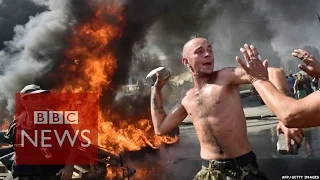 Ukraine: Kiev's Independence Square on fire - BBC News