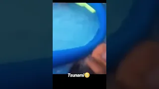 Şişme Havuza Atlayan adam Tsunami etkisi oluşturdu