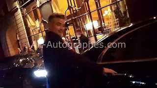 Chris Pine not signing autographs in Paris