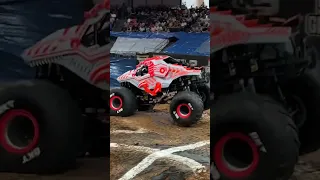 ThunderROARus with a smooth save! 😏 🦖 #monsterjam #thunderroarus #shorts