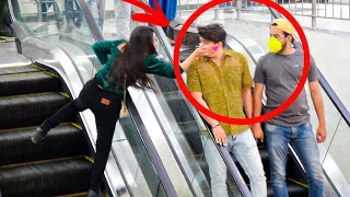 Holi Special Prank On The Escalator || Funny Video 🤣 ||Khushi Pandey