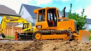 Grading A Property With RC Dozer In 1:16 Scale RC! With Custom Tracks!