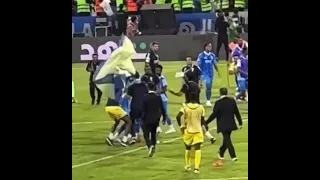 Al Hilal player fights with Talisca while Celebrating Al Nassr win