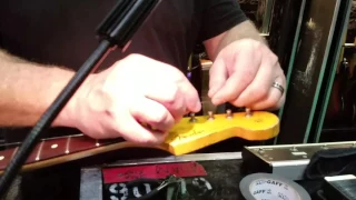 Dave Lee String Changing Technique for John Frusciante
