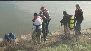 Divers search for missing man's truck near East Liverpool bridge