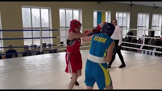 Boxing girls fight ,weight more than mine