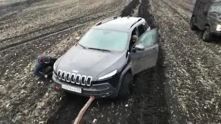 Зил 157 спасает jeep Cherokee