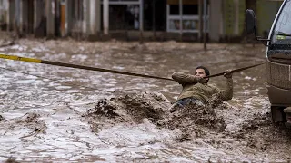 СТРАШНЫЕ КАДРЫ! Ужасное наводнение в Чили, улицы превратились в реки, наводнение в мире | боль земли