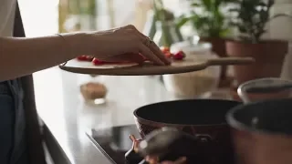 Dreamkitchen — Рецепт пасты с томатами и базиликом | Видеоурок