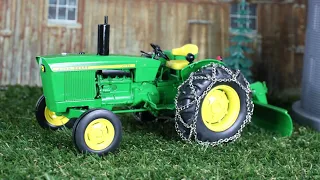 Ertl 1/16 John Deere 2020 w/blade - Prestige Collection