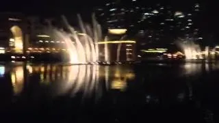 Поющий фонтан под Бурдж Халифа Дубай