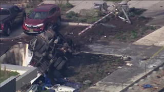 1 dead, 4 injured after Metra train strikes semi-truck near Clarendon Hills