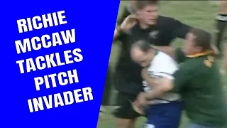 CGW | RICHIE MCCAW TACKLES PITCH INVADER