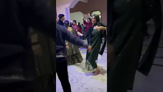 Jija saali ka dance kesa lga 😜 | sister’s mehndi | dance video | #trending #viral #ytshorts #shorts