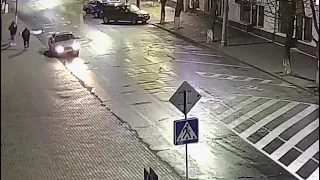 В Бобруйске нетрезвая женщина попала под колеса автомобиля