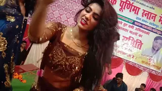 KOYALIYA GATI HAI.... Dance performance... Arkestra Saleem Pur Lucknow... Original gana bhi fel...