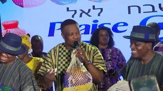 Lanre Teriba Cries while singing Mother's Song