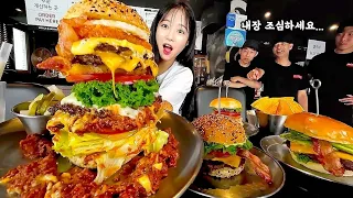 Can I finish the gut-wrenching burger?🤔 Burger mukbang