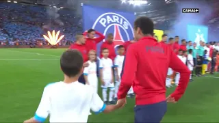 OM - PSG (2017) : L'entrée des joueurs au Stade Vélodrome ! - 22/10/17 -