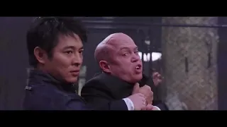 Jet Li fights in a cage against all the fighters in the movie Cradle 2 the Grave 2003 480p