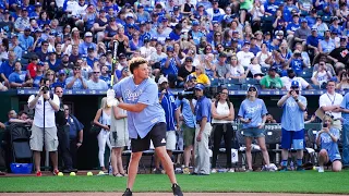 Patrick Mahomes and Paul Rudd hit home runs in Big Slick celebrity softball game