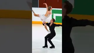 Amazing ice skating couple.😍❤💫  Subscribe for more !!! #shorts