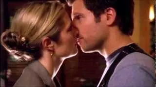 Shawn and Juliet talking VERY closely - Bounty Hunters! (2x09)