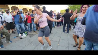 Una tarde más en el Parque Libertad. Disfrutando del baile y los combos puro sabor🙂😉👍❤️🇸🇻