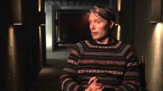 Hannibal: Mads Mikkelsen "Dr. Hannibal Lecter" Season 2 Premiere On Set Interview Part 1 of 2