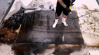 Washing a very dirty carpet with geometric pattern | pressure washing | carpet cleaning satisfying |