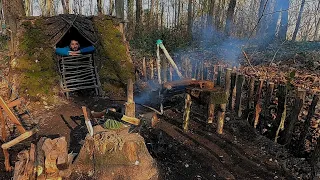 4 Days SOLO BUSHCRAFT CAMP in Heavy Rain - Building a Complete Survival Tiny House - EARTH SHELTER