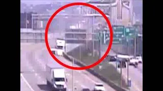 Video shows car plunge from Brent Spence Bridge