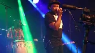 Daan junior devant kay ou live music