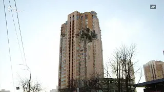 Киев. Ракета попала в многоэтажный дом