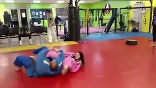 Alicia throwing Rob with Tomoe Nage To Juji Gatame (Judo Small vs Big)