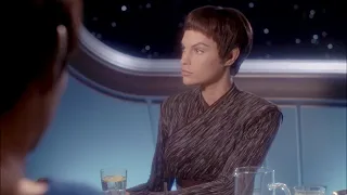 T'pol and Archer eat dinner with V'toshka'tur