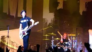 Simple Plan - Me Against The World (Live in Moscow)  18.08.09 B1 maximum (HD video)