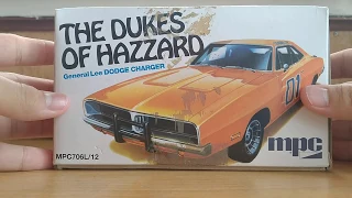 The Dukes of Hazzard General Lee Dodge Charger 1/25 scale model kit