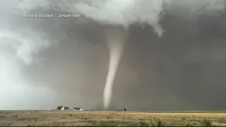 Stunning video shows tornado in eastern Colorado