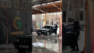 BMW e34 snow drift