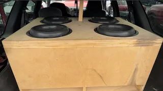 4 12" SUBWOOFERS TEAR UP THIS SUV!