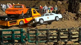 1 /64 Dynamic Diorama - Cars Truck and Police Chase - Crash Compilation Slow Motion 1000 fps  #26