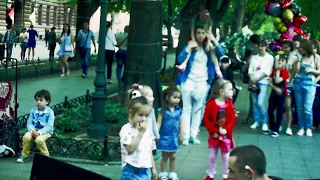 Моя бабушка курит трубку! Одесса, барабанщик / My Granny Smokes a Pipe! Odessa, Street Drummer